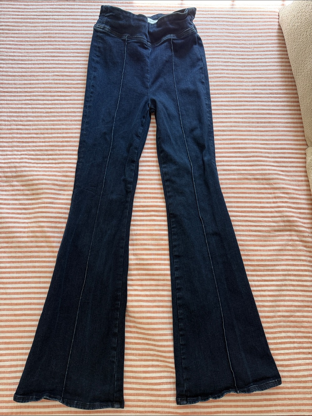 Frame Jetset Dark Indigo Flare Jeans - High Waist, fits sizes 2-6